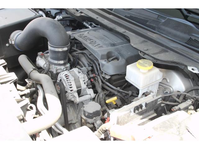 ダッジ・ラム １５００　ララミー　クワッドキャブ　４ｘ２　５．７Ｌ　Ｖ８　ＨＥＭＩ　８速Ａ／Ｔ　レザーシート　ハードトノ－カバー　ベッドライナー　プッシュスタート　アップルカープレイ　ＥＴＣ　シートヒーター＆クーラー　ハンドルヒーター　ＬＥＤヘッド＆フォグ（39枚目）