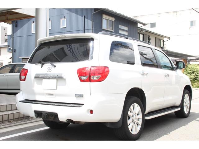 セコイア プラチナム　新車並行　１オーナー　５．７Ｖ８　４Ｘ４　レザーシート　サンルーフ　パワーテールゲート　フロントシートヒーター＆クーラー　　電動格納ミラー　ランニングボード　ＨＤＤナビ　地デジ　ＥＴＣ　レーダー（2枚目）