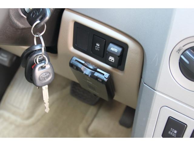 セコイア プラチナム　新車並行　１オーナー　５．７Ｖ８　４Ｘ４　レザーシート　サンルーフ　パワーテールゲート　フロントシートヒーター＆クーラー　　電動格納ミラー　ランニングボード　ＨＤＤナビ　地デジ　ＥＴＣ　レーダー（18枚目）