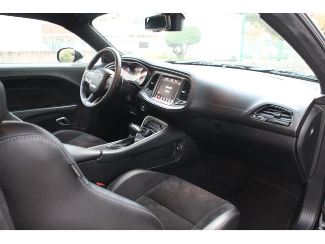 ダッジ・チャレンジャー R/T プラス ブラックトップPKG ハーマンカードンオーディオ アルカンターラシート スポーツモード アクティブエグゾースト ブラインドスポットモニター フロントシートヒーター&クーラー HIDヘッドランプ(16枚目)