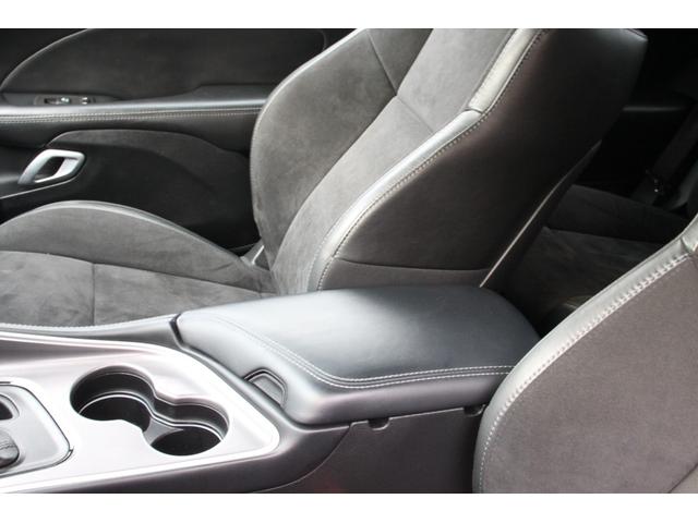 ダッジ・チャレンジャー R/T プラス ブラックトップPKG ハーマンカードンオーディオ アルカンターラシート スポーツモード アクティブエグゾースト ブラインドスポットモニター フロントシートヒーター&クーラー HIDヘッドランプ(26枚目)