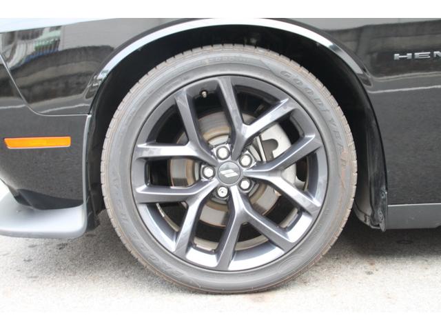 ダッジ・チャレンジャー R/T プラス ブラックトップPKG ハーマンカードンオーディオ アルカンターラシート スポーツモード アクティブエグゾースト ブラインドスポットモニター フロントシートヒーター&クーラー HIDヘッドランプ(27枚目)