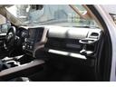 １５００　ララミー　クワッドキャブ　４ｘ２　５．７Ｌ　Ｖ８　ＨＥＭＩ　８速Ａ／Ｔ　レザーシート　ハードトノ－カバー　ベッドライナー　プッシュスタート　アップルカープレイ　ＥＴＣ　シートヒーター＆クーラー　ハンドルヒーター　ＬＥＤヘッド＆フォグ（23枚目）