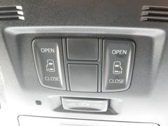 スライドドアは運転席からもスイッチ一つで操作可能です！ 6
