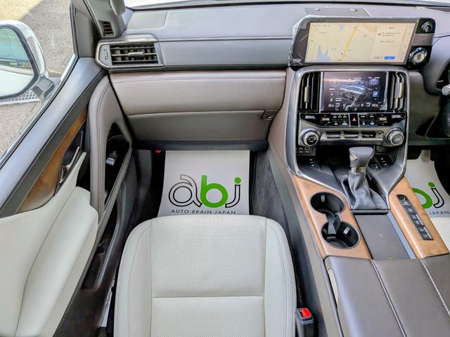 ベンチレーション＆シートヒーター付いております。