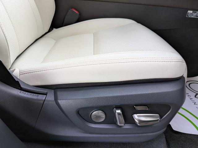 運転席は汚れも無く大変綺麗な状態です。