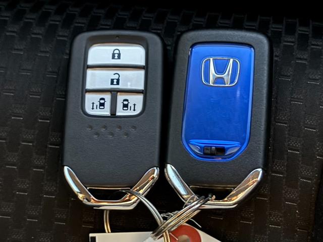 ステップワゴンスパーダ スパーダハイブリッドＧホンダセンシング　Ｂｌｕｅｔｏｏｔｈ対応フルセグナビマルチビューカメラシステムリア席モニターＥＴＣ車載器ドライブレコーダー（20枚目）