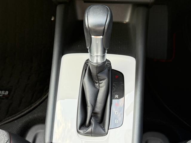 フィット e:HEVホーム20周年特別仕様車カーサ Bluetooth対応フルセグナビETC車載器シートヒータードライブレコーダー(7枚目)