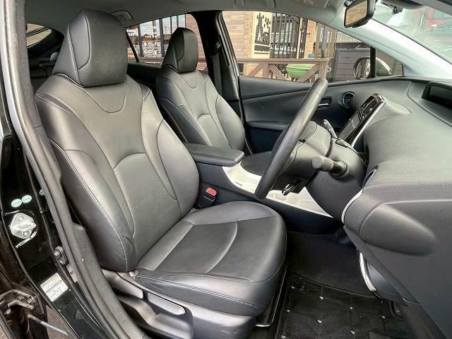 プリウス ♪A “ツーリングセレクション” パーキングアシスト ブラインドスポットモニター レザーシート シートヒーター AC100V電源 レーダークルーズコントロール 純正9インチSDナビ ETC クリアランスソナー ヘッドアップディスプレイ(8枚目)