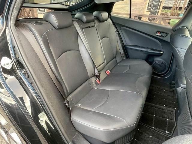 プリウス ♪A “ツーリングセレクション” パーキングアシスト ブラインドスポットモニター レザーシート シートヒーター AC100V電源 レーダークルーズコントロール 純正9インチSDナビ ETC クリアランスソナー ヘッドアップディスプレイ(9枚目)