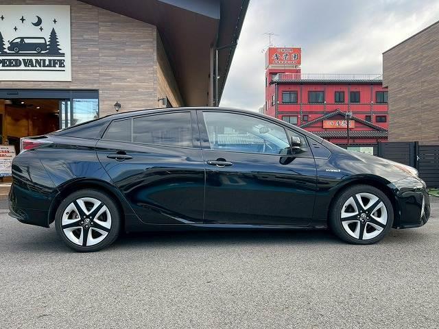 プリウス ♪A “ツーリングセレクション” パーキングアシスト ブラインドスポットモニター レザーシート シートヒーター AC100V電源 レーダークルーズコントロール 純正9インチSDナビ ETC クリアランスソナー ヘッドアップディスプレイ(18枚目)