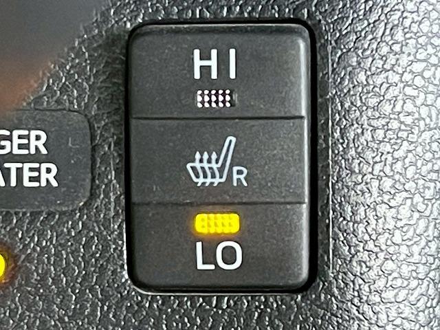 プリウス ♪A “ツーリングセレクション” パーキングアシスト ブラインドスポットモニター レザーシート シートヒーター AC100V電源 レーダークルーズコントロール 純正9インチSDナビ ETC クリアランスソナー ヘッドアップディスプレイ(69枚目)