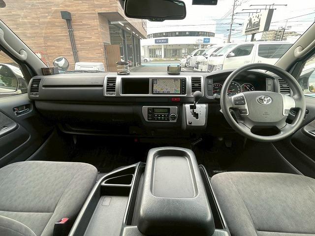 ハイエースワゴン GL 電動スライドドア 助手席エアバック AC100V電源 トヨタセーフティセンス レーンキープアシスト 純正SDナビ バックカメラ LEDヘッドライト ETC スマートキー プッシュスタート(52枚目)
