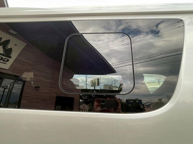 ハイエースワゴン GL 電動スライドドア 助手席エアバック AC100V電源 トヨタセーフティセンス レーンキープアシスト 純正SDナビ バックカメラ LEDヘッドライト ETC スマートキー プッシュスタート(58枚目)