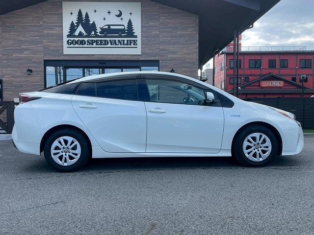 TOYOTA PRIUS S SAFETY PLUS