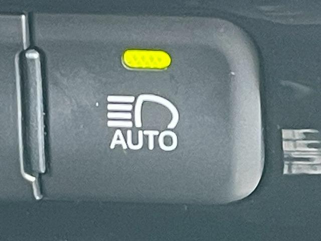 TOYOTA PRIUS S SAFETY PLUS