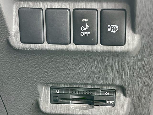 TOYOTA PRIUS ALPHA G