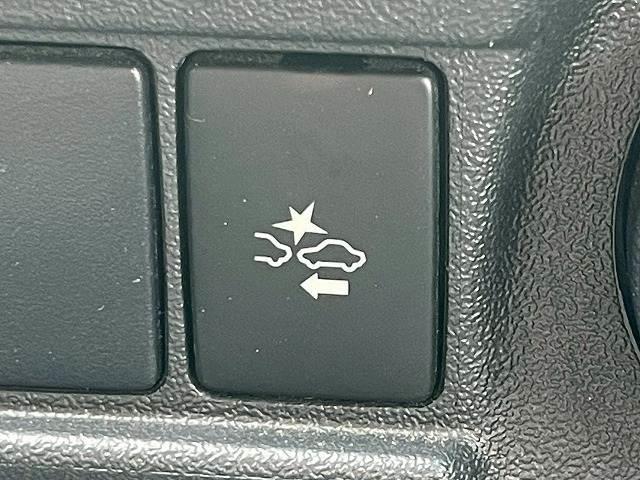 ハイエースバン DXGLパッケージ トヨタセーフティセンス メモリナビ バックカメラ フルセグTV レーンキープアシスト オートライト キーレスエントリー ヘッドライトレベライザー オートハイビーム ステアリングスイッチ(5枚目)