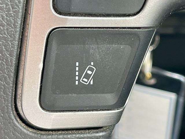 ハイエースバン DXGLパッケージ トヨタセーフティセンス メモリナビ バックカメラ フルセグTV レーンキープアシスト オートライト キーレスエントリー ヘッドライトレベライザー オートハイビーム ステアリングスイッチ(7枚目)