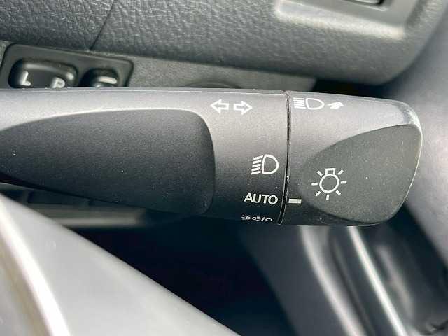 ハイエースバン DXGLパッケージ トヨタセーフティセンス メモリナビ バックカメラ フルセグTV レーンキープアシスト オートライト キーレスエントリー ヘッドライトレベライザー オートハイビーム ステアリングスイッチ(16枚目)