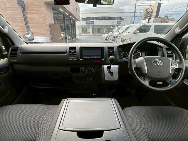 ハイエースバン DXGLパッケージ トヨタセーフティセンス メモリナビ バックカメラ フルセグTV レーンキープアシスト オートライト キーレスエントリー ヘッドライトレベライザー オートハイビーム ステアリングスイッチ(43枚目)