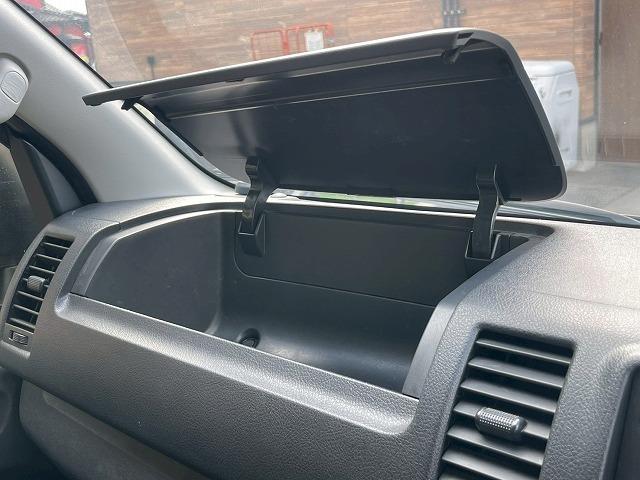 ハイエースバン DXGLパッケージ トヨタセーフティセンス メモリナビ バックカメラ フルセグTV レーンキープアシスト オートライト キーレスエントリー ヘッドライトレベライザー オートハイビーム ステアリングスイッチ(59枚目)