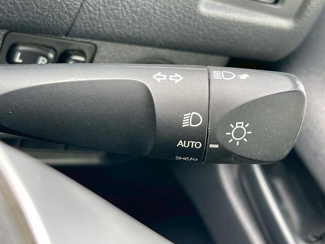 ハイエースバン DXGLパッケージ トヨタセーフティセンス メモリナビ バックカメラ フルセグTV レーンキープアシスト オートライト キーレスエントリー ヘッドライトレベライザー オートハイビーム ステアリングスイッチ(63枚目)