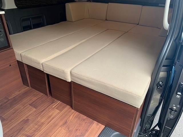 ハイエースワゴン VANLIFEオリジナル ベガ 新車 電動ドア 全周囲カメラ アルパインナビ 電子レンジ 冷蔵庫 丸目ヘッドライト ヴァレンティテール ジャオスマッドガード 後席モニター 衝突軽減ブレーキ スマートキー プッシュスタート 走行充電(5枚目)