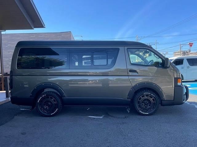 ハイエースワゴン VANLIFEオリジナル ベガ 新車 電動ドア 全周囲カメラ アルパインナビ 電子レンジ 冷蔵庫 丸目ヘッドライト ヴァレンティテール ジャオスマッドガード 後席モニター 衝突軽減ブレーキ スマートキー プッシュスタート 走行充電(18枚目)