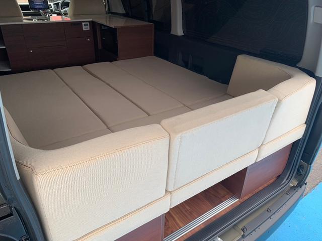 ハイエースワゴン VANLIFEオリジナル ベガ 新車 電動ドア 全周囲カメラ アルパインナビ 電子レンジ 冷蔵庫 丸目ヘッドライト ヴァレンティテール ジャオスマッドガード 後席モニター 衝突軽減ブレーキ スマートキー プッシュスタート 走行充電(54枚目)