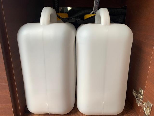 ハイエースワゴン VANLIFEオリジナル ベガ 新車 電動ドア 全周囲カメラ アルパインナビ 電子レンジ 冷蔵庫 丸目ヘッドライト ヴァレンティテール ジャオスマッドガード 後席モニター 衝突軽減ブレーキ スマートキー プッシュスタート 走行充電(57枚目)