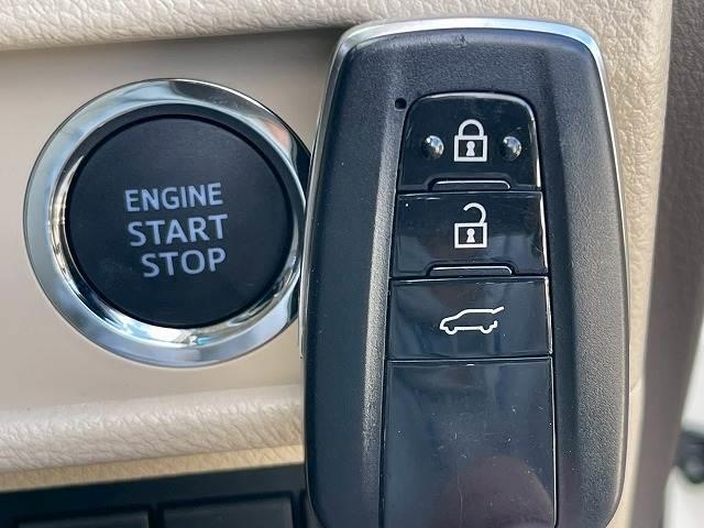 ランドクルーザープラド TX“Lパッケージ・Matt Black Edition”7 特別仕様車 サンルーフ 全周囲カメラ クリアランスソナー シートベンチレーション レーダークルーズコントロール オートマチックハイビーム スマートキー プッシュスタート 7人乗り 3列シート(8枚目)