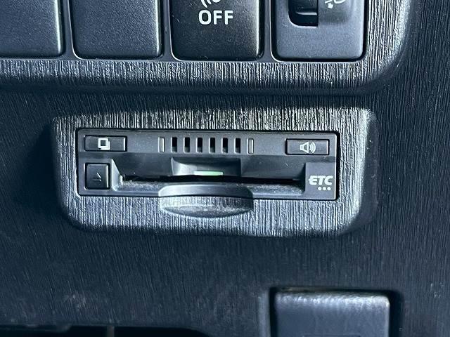 プリウスアルファ S チューン ブラックII ワンオーナー 純正ナビ レーダークルーズコントロール オートマチックハイビーム ビルトインETC オートライト シートヒーター スマートキー プッシュスタート フルセグ 先行発進アラート フォグライト(8枚目)