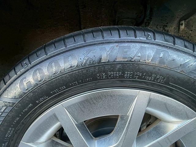 プリウスアルファ S チューン ブラックII ワンオーナー 純正ナビ レーダークルーズコントロール オートマチックハイビーム ビルトインETC オートライト シートヒーター スマートキー プッシュスタート フルセグ 先行発進アラート フォグライト(22枚目)