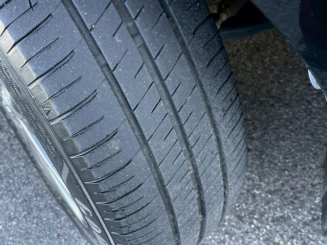 プリウスアルファ S チューン ブラックII ワンオーナー 純正ナビ レーダークルーズコントロール オートマチックハイビーム ビルトインETC オートライト シートヒーター スマートキー プッシュスタート フルセグ 先行発進アラート フォグライト(25枚目)