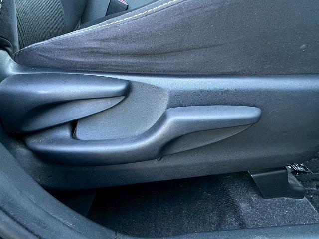 プリウスアルファ S チューン ブラックII ワンオーナー 純正ナビ レーダークルーズコントロール オートマチックハイビーム ビルトインETC オートライト シートヒーター スマートキー プッシュスタート フルセグ 先行発進アラート フォグライト(43枚目)