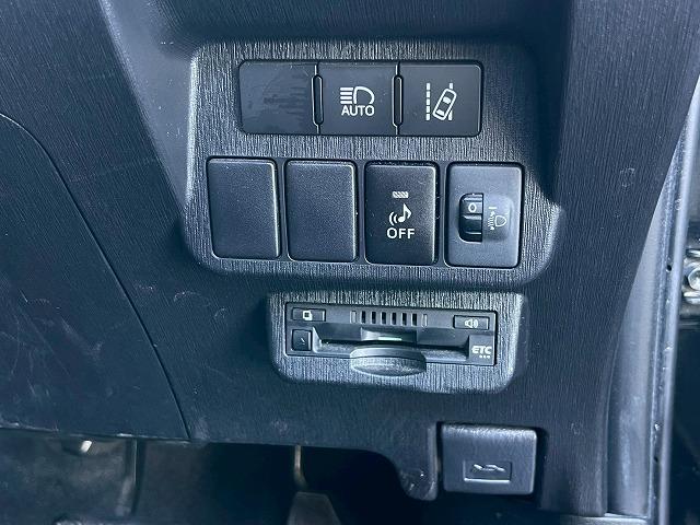 プリウスアルファ S チューン ブラックII ワンオーナー 純正ナビ レーダークルーズコントロール オートマチックハイビーム ビルトインETC オートライト シートヒーター スマートキー プッシュスタート フルセグ 先行発進アラート フォグライト(44枚目)