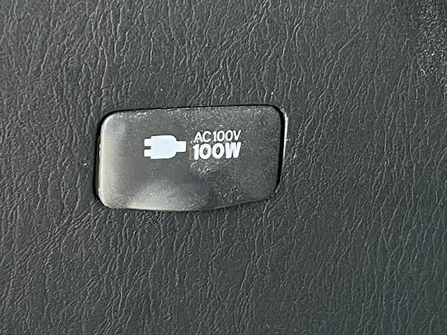 ハイエースバン スーパーGL ダークプライムII 純正ナビ 後席モニター 全周囲カメラ 社外17インチアルミホイール AC100V電源 オートマチックハイビーム 衝突軽減ブレーキ 車線逸脱警報 スマートキー プッシュスタート デジタルインナーミラー(10枚目)