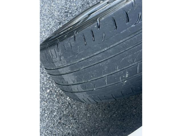 ハイエースバン スーパーGL ダークプライムII 純正ナビ 後席モニター 全周囲カメラ 社外17インチアルミホイール AC100V電源 オートマチックハイビーム 衝突軽減ブレーキ 車線逸脱警報 スマートキー プッシュスタート デジタルインナーミラー(27枚目)