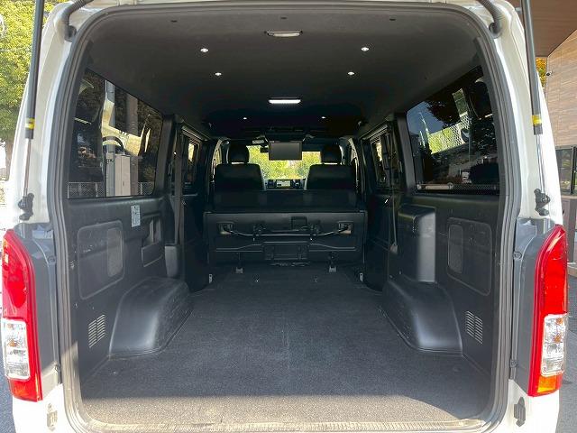 ハイエースバン スーパーGL ダークプライムII 純正ナビ 後席モニター 全周囲カメラ 社外17インチアルミホイール AC100V電源 オートマチックハイビーム 衝突軽減ブレーキ 車線逸脱警報 スマートキー プッシュスタート デジタルインナーミラー(35枚目)