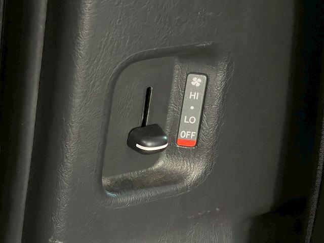 ハイエースバン スーパーGL ダークプライムII 純正ナビ 後席モニター 全周囲カメラ 社外17インチアルミホイール AC100V電源 オートマチックハイビーム 衝突軽減ブレーキ 車線逸脱警報 スマートキー プッシュスタート デジタルインナーミラー(46枚目)