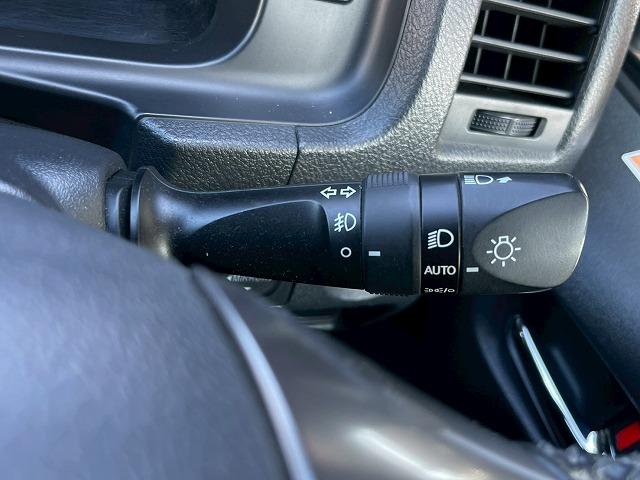 ハイエースバン スーパーGL ダークプライムII 純正ナビ 後席モニター 全周囲カメラ 社外17インチアルミホイール AC100V電源 オートマチックハイビーム 衝突軽減ブレーキ 車線逸脱警報 スマートキー プッシュスタート デジタルインナーミラー(59枚目)