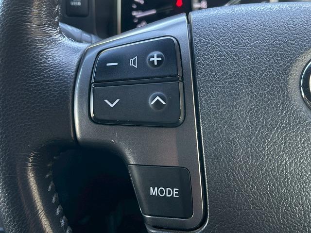 ハイエースバン スーパーGL ダークプライムII 純正ナビ 後席モニター 全周囲カメラ 社外17インチアルミホイール AC100V電源 オートマチックハイビーム 衝突軽減ブレーキ 車線逸脱警報 スマートキー プッシュスタート デジタルインナーミラー(62枚目)