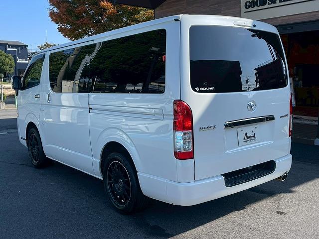 ハイエースバン スーパーGL ダークプライムII 純正ナビ 後席モニター 全周囲カメラ 社外17インチアルミホイール AC100V電源 オートマチックハイビーム 衝突軽減ブレーキ 車線逸脱警報 スマートキー プッシュスタート デジタルインナーミラー(77枚目)