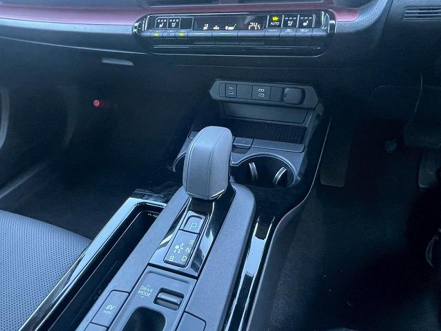 プリウス Z パノラマルーフ デジタルインナーミラー 純正12.3型ディスプレイオーディオ クリアランスソナー ブラインドスポットモニター シートベンチレーション 電動リアゲート AC100V電源 レーダークルコン(52枚目)