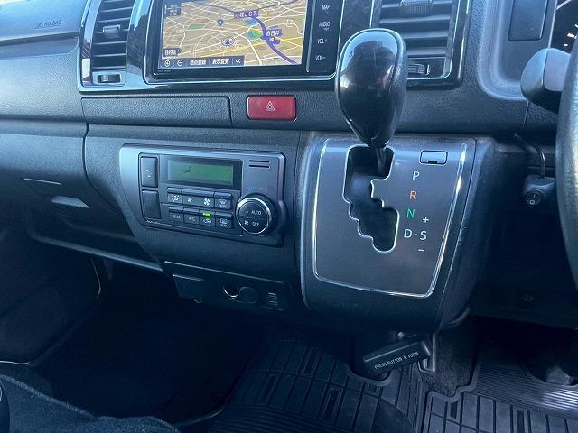 ハイエースバン スーパーGL ダークプライムII 純正ナビ デジタルインナーミラー AC100V クリアランスソナー バックカメラ オートマチックハイビーム スマートキー プッシュスタート 衝突軽減ブレーキ フルセグTV オートエアコン ETC(57枚目)