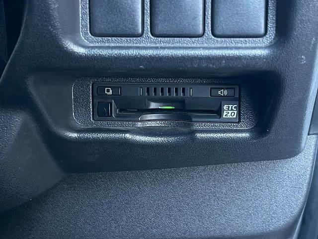 ハイエースバン スーパーGL 純正ナビ バックカメラ 衝突軽減ブレーキ LEDヘッドライト フォグライト プッシュスタート スマートキー オートライト オートエアコン フルセグTV パワーステアリング パワーウインドウ ETC(5枚目)