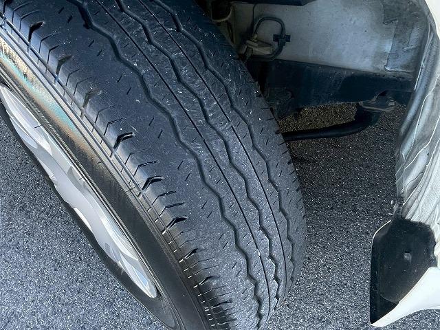 ハイエースバン スーパーGL 純正ナビ バックカメラ 衝突軽減ブレーキ LEDヘッドライト フォグライト プッシュスタート スマートキー オートライト オートエアコン フルセグTV パワーステアリング パワーウインドウ ETC(27枚目)