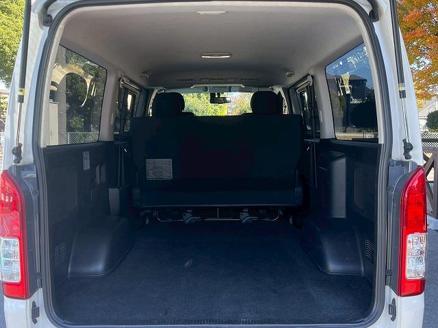 ハイエースバン スーパーGL 純正ナビ バックカメラ 衝突軽減ブレーキ LEDヘッドライト フォグライト プッシュスタート スマートキー オートライト オートエアコン フルセグTV パワーステアリング パワーウインドウ ETC(31枚目)