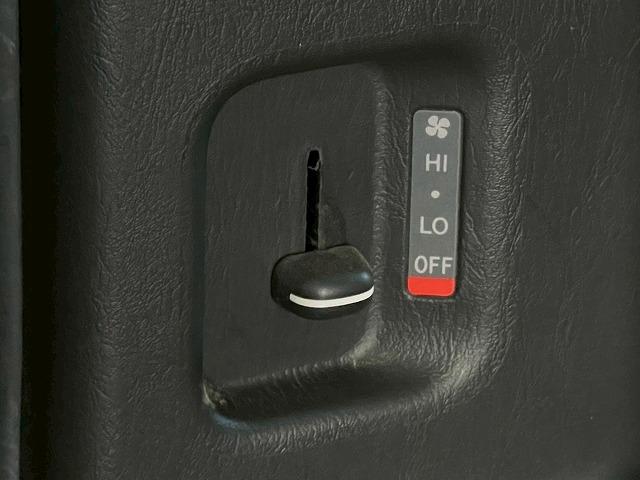 ハイエースバン スーパーGL 純正ナビ バックカメラ 衝突軽減ブレーキ LEDヘッドライト フォグライト プッシュスタート スマートキー オートライト オートエアコン フルセグTV パワーステアリング パワーウインドウ ETC(41枚目)